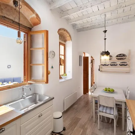 Lindia Villa