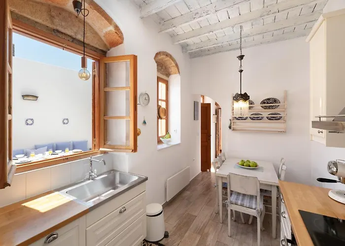 Lindia Villa